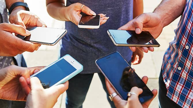 https://www.kaspersky.se/content/sv-se/images/repository/isc/2022/tips-for-mobile-security-smartphone-1.jpg